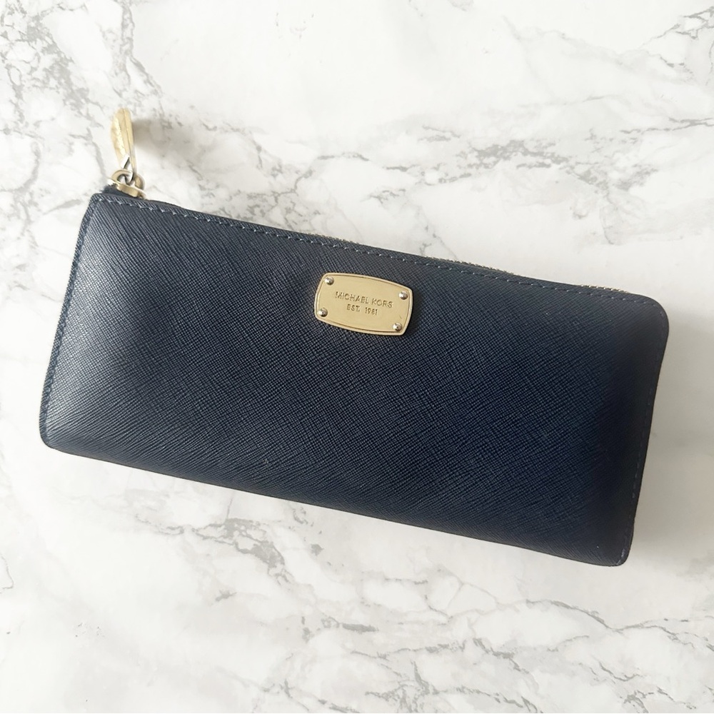 20. MICHAEL Michael Kors Navy Saffiano Leather L Zip Accordion Women’s Wallet